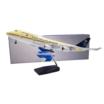 1/150 Rozsahu 47 cm Lietadlo 747 B747-400 Lietadiel Saudskej Arabian Airlines Model W Ľahké Kolesá Vstupnej gears Diecast Plastové Lietadlo