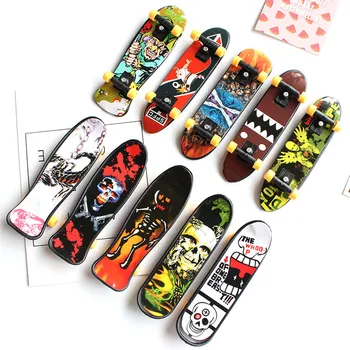 10 Ks/set Plastové Mini Skate Prst Skateboarding Hmatníkom Novinka Gag Hračky Pre Chlapcov Deti Skateboard Prst Board Dary