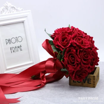 2018 nové high simulácia zamatovej ruže, Svadba, kvetinová Bridesmaid, Svadobné Kytice umelé red Rose Svadobné Kytice doprava zadarmo