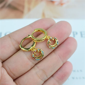 2020 Nový kórejský Nové Krásne Zlatá Farba Smajlíka Stud Náušnice Šperky Jednoduché Kolo CZ Zirkón Krištáľové Náušnice pre Ženy, Dievčatá