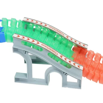 240pcs Sledovať Zbierku Zakrivenej Trati Roller Coaster Hračka Magic Žiariace Závodné autíčka Flash Výťahov Detí vzdelávacie hračky
