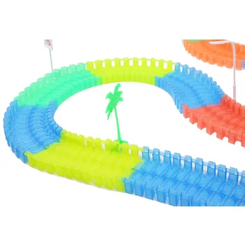 240pcs Sledovať Zbierku Zakrivenej Trati Roller Coaster Hračka Magic Žiariace Závodné autíčka Flash Výťahov Detí vzdelávacie hračky