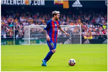 3d tapety vlastné fotografie akejkoľvek veľkosti nástenná maľba Európskej futbalovej hviezdy Messi zápas obývacia izba domova tapety na steny 3 d
