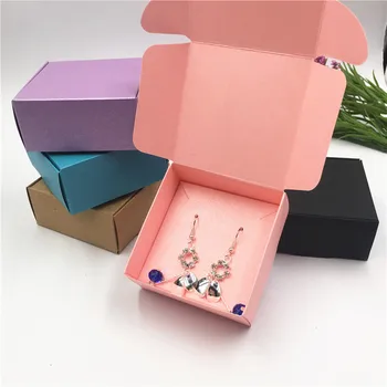 50pcs farebné lepenky šperky balenie box alebo s 50pcs náušnice/náhrdelník vnútorné karty, nesie šperky prípade, 6.5x6.5x3cm