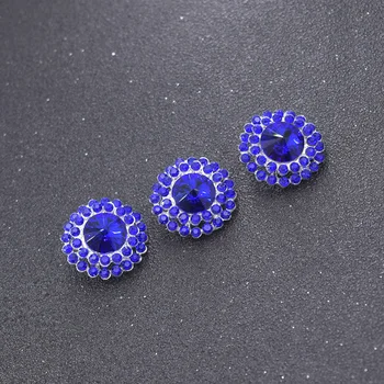 50pcs/veľa veľkoobchod Sapphire farba kamienkami tlačidlá pre odevné ramienka šiť na tlačidlo svadobné Kytice dekorácie DIY striebro