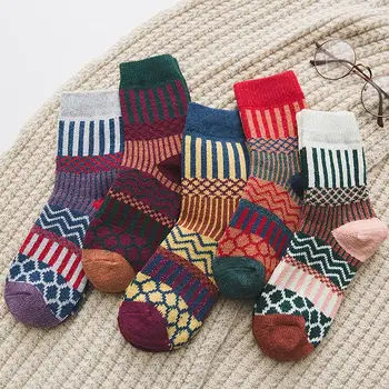 5Pairs/veľa Nových Witner Hrubé Teplé Vlny Ženy Ponožky Snehu Vzor Vintage Vianočné Ponožky Farebné Ponožky Darček Zdarma veľkosť YM7028
