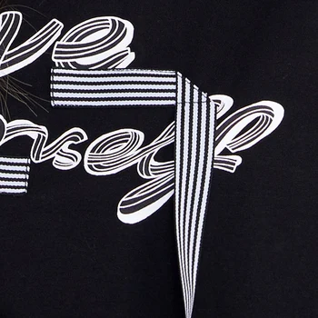 ARTKA 2020 Lete Nové Žien T-shirt Módne List Popruhu Dizajn Bežné T-shirt Voľné O-Krku Krátky Rukáv T-shirt TA25406X