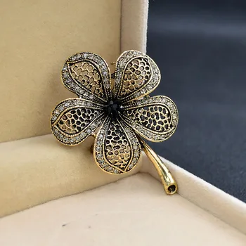 CINDY XIANG Drahokamu Duté-out Kvet Brošňa Pre Ženy Vintage Elegantné Pin 2 Farby k Dispozícii v Zime Šperky