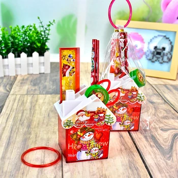 Coloffice Vianočný papiernictvo set Malý dom držiak na pero ceruzky sharpener bezpečné nožnice sady Vianočný večierok darček pre deti