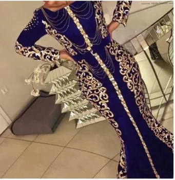 Dubaj Arabčina Velvet Morská Víla Večerné Šaty 2020 Kráľovská Modrá Mimo Rameno Dlhé Rukávy Šiat Prom Zlato Appliques Formálne Šaty