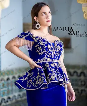 Elegantné Ramena Modrá Velúrové Alžírskej Karakou Večerné Šaty Zlato Appliques Kryštály Prom Šaty Plus Veľkosť Party Šaty