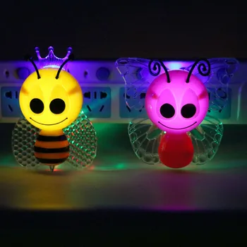 EÚ Plug Svetelný Senzor Cartoon Bee LED Nočné Lampy Roztomilé Farebné Nočné Svetlá, Spálne, detské Darčeky Pre Dieťa