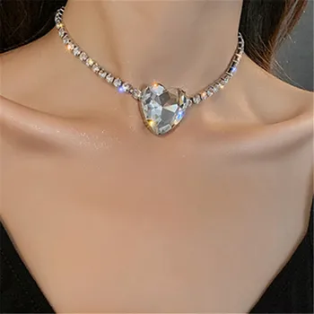 FYUAN Lesk Veľké Srdce Crystal Choker Náhrdelníky pre Ženy Geometrické Kamienkami Náhrdelníky Vyhlásenie Šperky Strany Dary