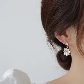 Kórejský hot predaj módne šperky nádherné medi vykladané zirkón kvetinový náušnice elegantné dámske high-end svadobné party náušnice