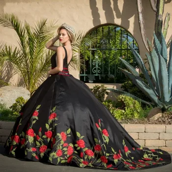 Mexické vestido de 15 años 2020 Black Quinceanera Šaty s Výšivkou Sweet 16 Šaty Opuchnuté Sukne vestidos de xv años
