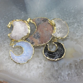 Multicolor Surové Kamene Á zlato crescent moon Tvar Prívesky, Prírodné India agates crystal Turmalín opálové Šperky 5 ks/veľa