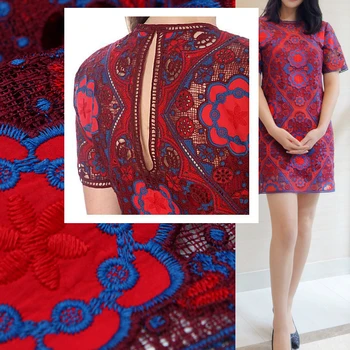 Móda red&sapphire geometrické odvážne farebné duté výšivky, čipky bavlnené zmesi textílie na šaty,sukne,cheongsam lodenicami