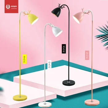 Nordic Moderný Minimalistický Kreatívne Podlahy Svetlo Spálňa Stojace Lampy Štúdia Farba Macarons Wapiti LED Poschodí Lampa