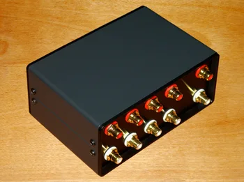 NOVÉ Mini Stereo 4-V-1-OUT RCA Signálu Vstupný Audio Splitter/Prepínač Hlasitosti Controle