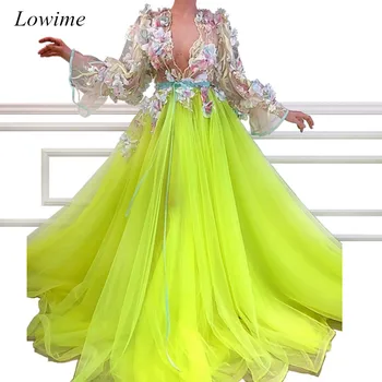Nové Módne Arabčina Celebrity Šaty 2019 A-Line Hlboké V-Neck Ilúzie Formálne Večer Prom Party Šaty S Kvetmi Červenom Koberci