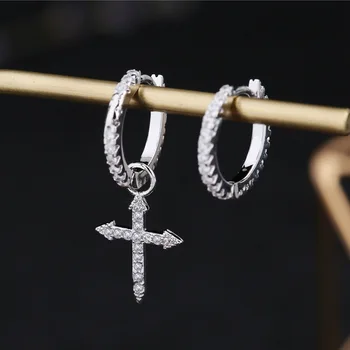 Nový Silver Farba Kríž Náušnice Zirkón Crystal Asymetrie Roztomilý Kríž Hoop Náušnice V Uchu Prívesok Pre Ženy 2020 Kúzlo Šperky Darček