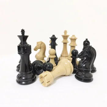 Plastové Imitácie Drevené Šachové Figúrky Nastaviť Kráľ Výška 109 mm Oplechovanie Procesu a Kovové Zhoršenie Chessman Šach Hra IA5