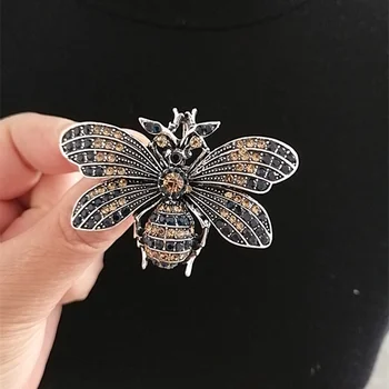 Prekrásny motýľ hmyzu golier pin brošňa vyhovovali sveter chrobák príslušenstvo strana pripnúť odznak brošne prázdninový darček