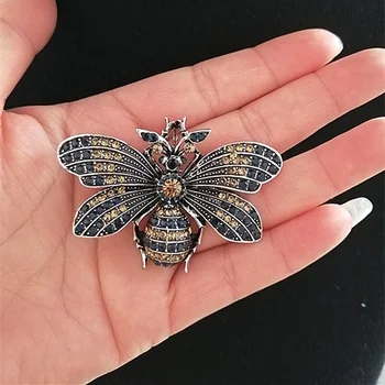 Prekrásny motýľ hmyzu golier pin brošňa vyhovovali sveter chrobák príslušenstvo strana pripnúť odznak brošne prázdninový darček