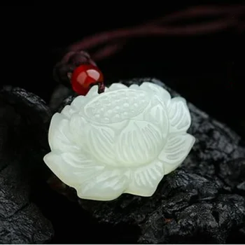 Prírodné sin-ťiangu Biela Jade lotosový Kvet Jade Prívesok Šperky Šťastie Sľubný Amulet Prívesky Jade Jemné Šperky