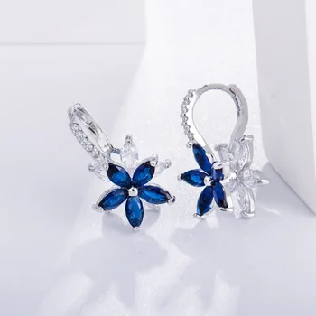 Qoolady kórejský Štýl Farebnými Zirkónmi Crystal 3D Geometrické Sladké Kvetinové Šperky Stud Náušnice pre Strany Žien Darček E005