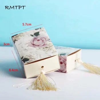 RMTPT 50pcs/veľa Kvetinový Candy Darčeka Zásuvka Dizajn Strany Prospech Boxy Plavidlá Papierovej krabičke s Strapec pre Ťahanie