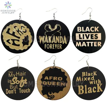 SOMESOOR Vyryté Black Výroky Drevené Náušnice Kvapka Afro Kráľovná Wakanda Navždy Vzory Slučky Visieť Šperky Pre Ženy, Darčeky