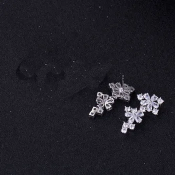 Super Luxusný Postriebrený Klesá Kvet Cubic Zirconia Crystal Svadobné Svadobné Bižutérie Sady Pre Nevesty