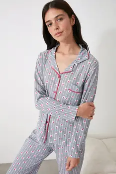 Trendyol Vytlačené Pletené Pyžamo Nastaviť THMAW21PT0971