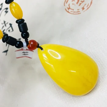 Zheru prírodný včelí vosk svetlo žltá kvapka vody prívesok s dve farebné guľôčky náhrdelník jemné mužov a žien sveter reťazca